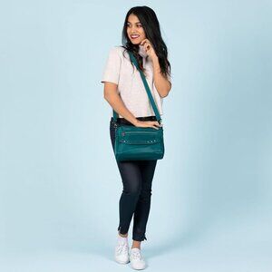 Lug Pacer Cross-Body Tote - Emerald Green